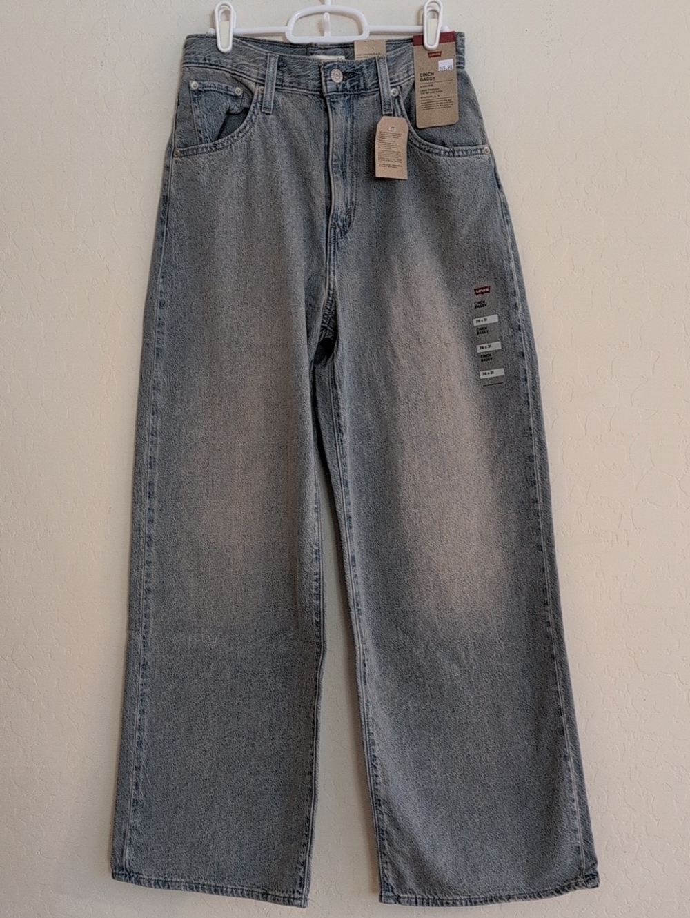 NWT Levi's Cinch Baggy High Waist Wide Leg Light Wash Denim Jean - Size 26